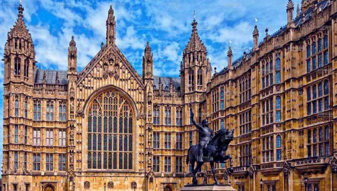 پرواز ارزان مشهد لندن